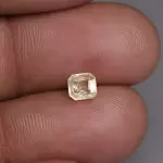 Yellow Sapphire ( 5.62 - Carats)